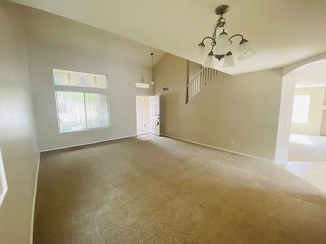 426 S 111th Dr — Photo 5