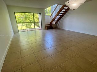 9961 NW 9th Street Cir APT 8-18, Miami, FL 33172