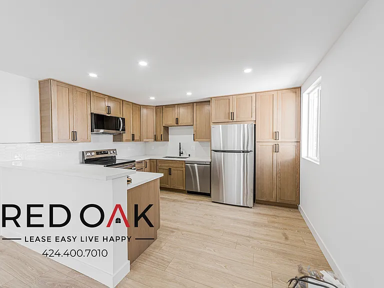 2223 Clyde Ave #2225-3/4 — Photo 8