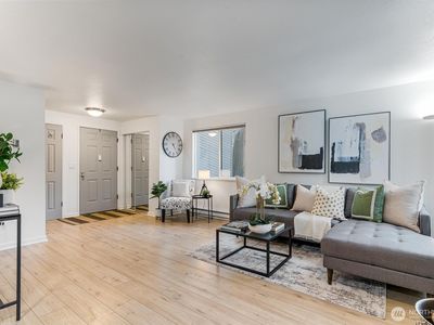 19125 Ballinger Way NE #101, Seattle, WA, 98155