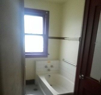4th image of 13804 Kanawha Ave