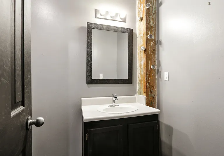 326 Nelson St SW #404 — Photo 12