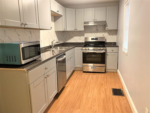 2nd image of 23 Bradbury St