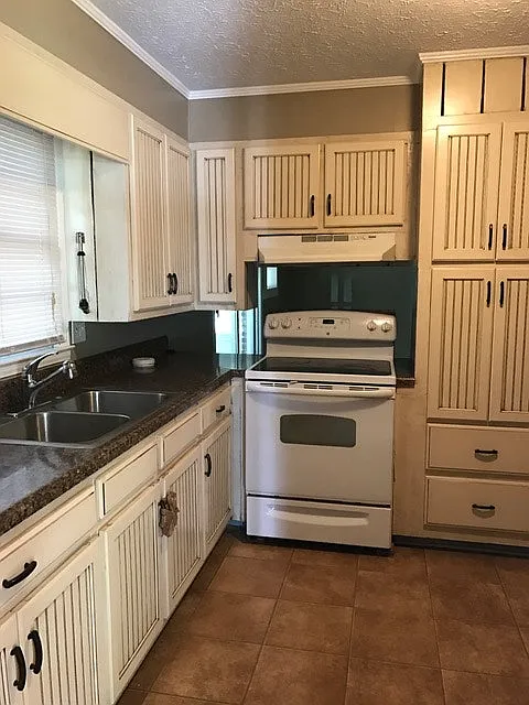135 South Ave photo 1