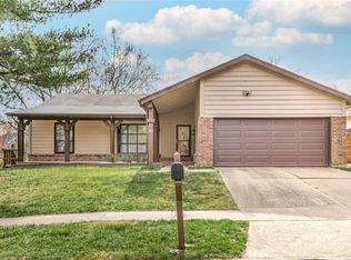 122 Holly Garden Dr, Ballwin, MO