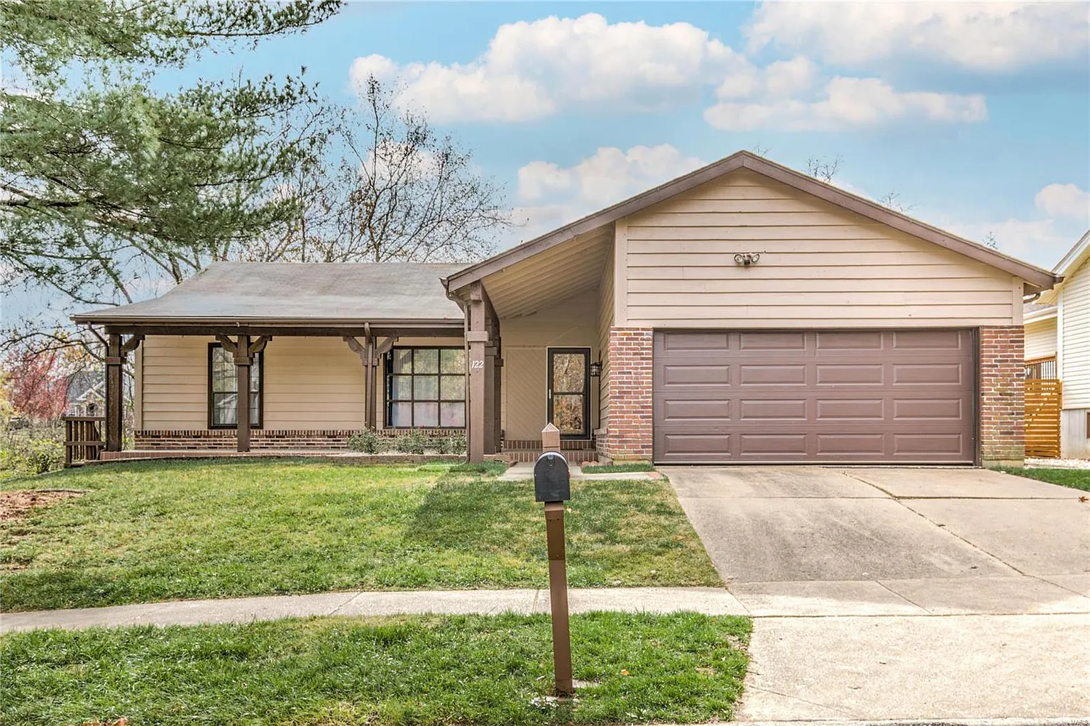122 Holly Garden Dr photo 1