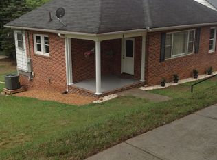 7 Enka Orchard St, Candler, NC 28715