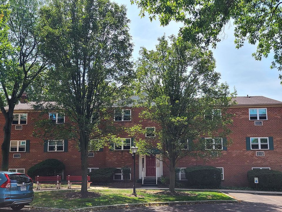 1st image of 60 S County Line Rd APT C11