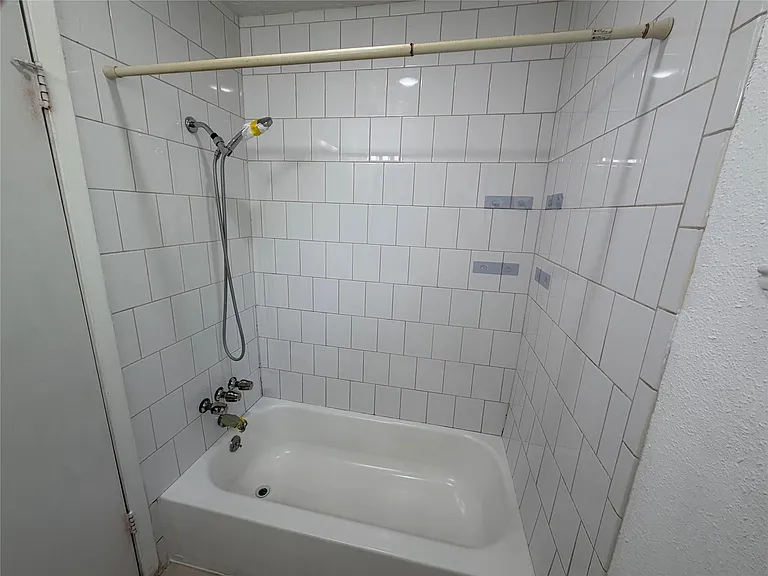 9911 Cardinal St — Photo 18