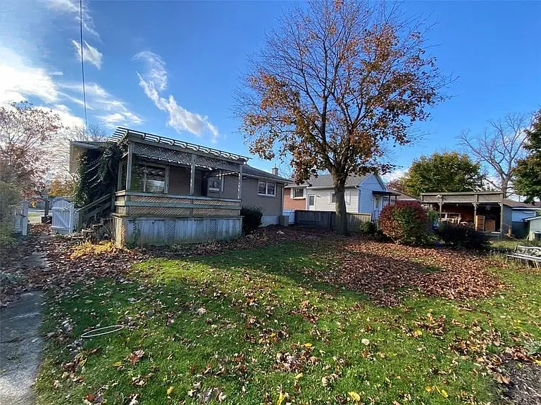 78 Massey Cres — Photo 11