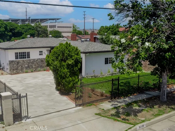 8215 Allott Ave, Panorama City, CA 91402