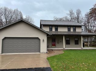 7646 N Lake Bluff 5 Dr, Gladstone, MI 49837