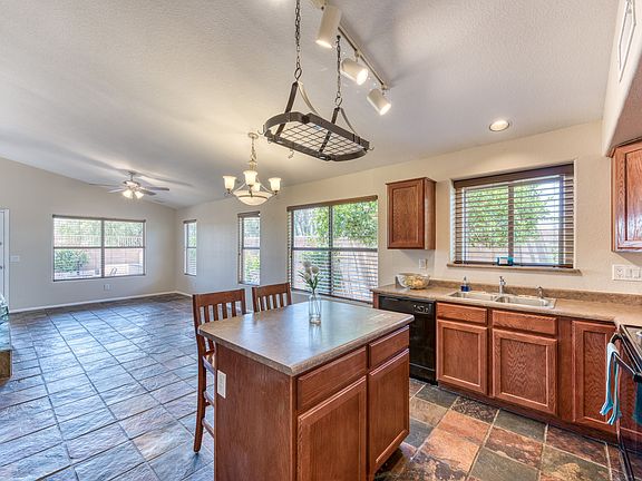 4th image of 3801 E Irma Ln