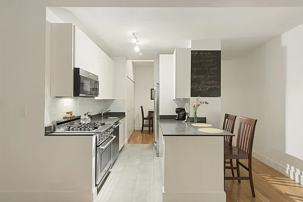 Sold by Nest Seekers International | media 1