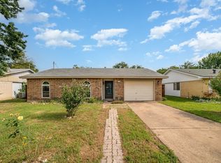 505 Campfire Dr, Grand Prairie, TX 75052