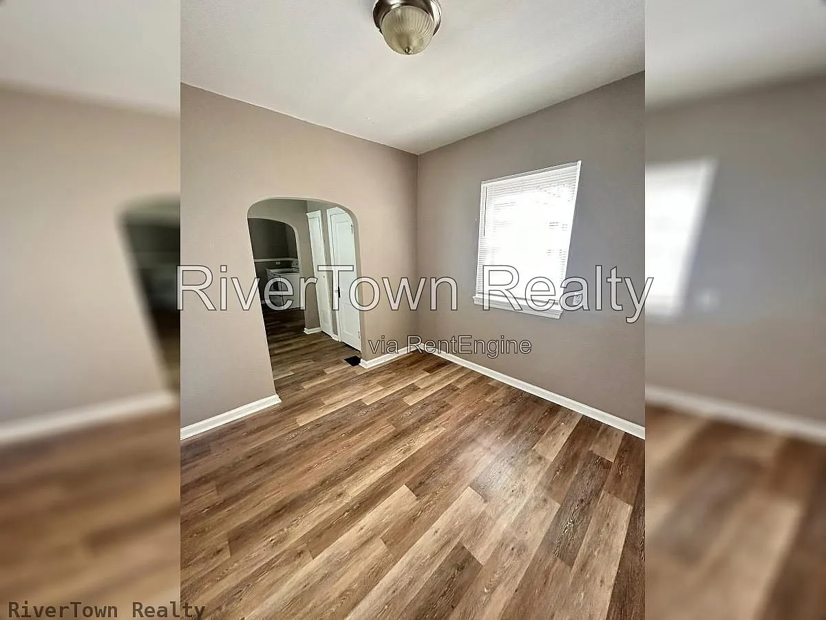 2 bed, 1.0 bath, 1430 sqft, $1,195 — Photo 2