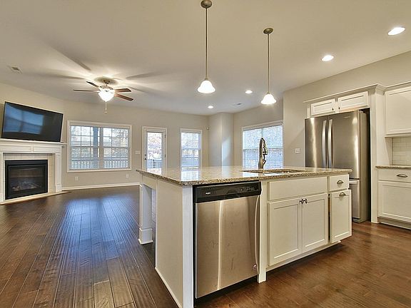 5th image of 850 Festival Ln