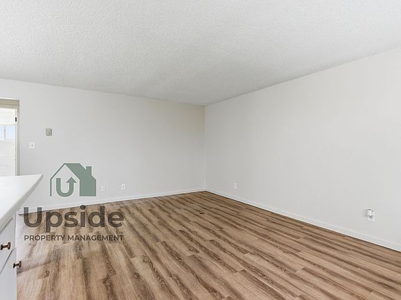 3rd image of 217 E Sinto Ave
