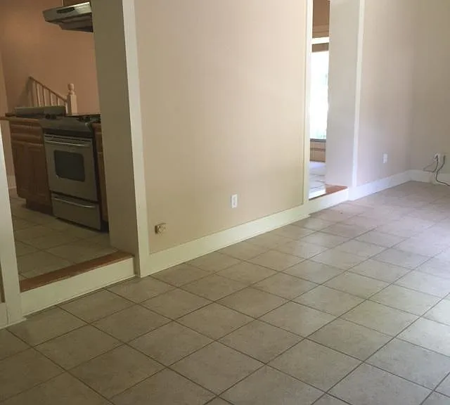 218 Lake Ave — Photo 4