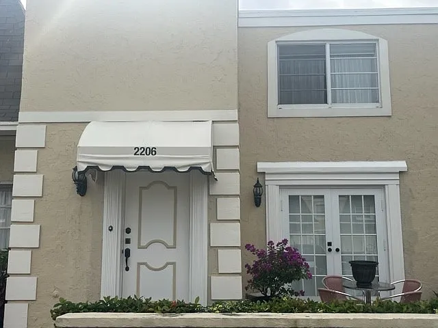 2206 NE 7th St — Photo 32