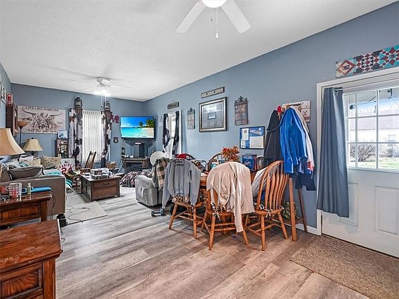 4th image of 907 George St