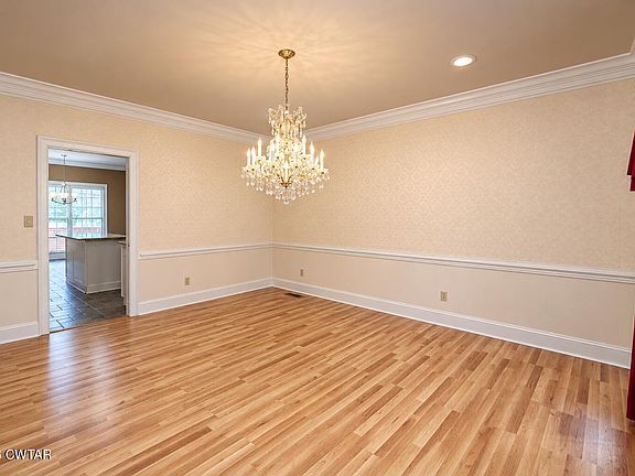 4th image of 25 Oak Ridge Dr