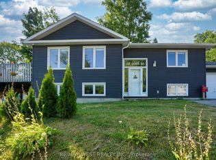 78 6th St, Midland, ON L4R 3X2