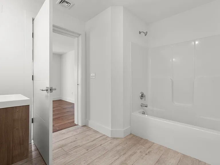 245 E Main St #2 — Photo 20