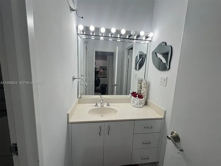 100 Lincoln Rd #1126 — Photo 11