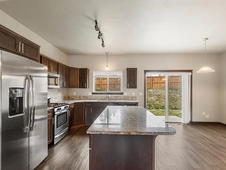 3091 N Sherwood Dr — Photo 3