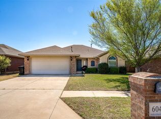 604 Apple Tree Ln, Moore, OK 73160