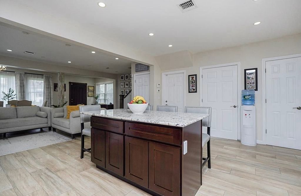 18 7th St - Property Image