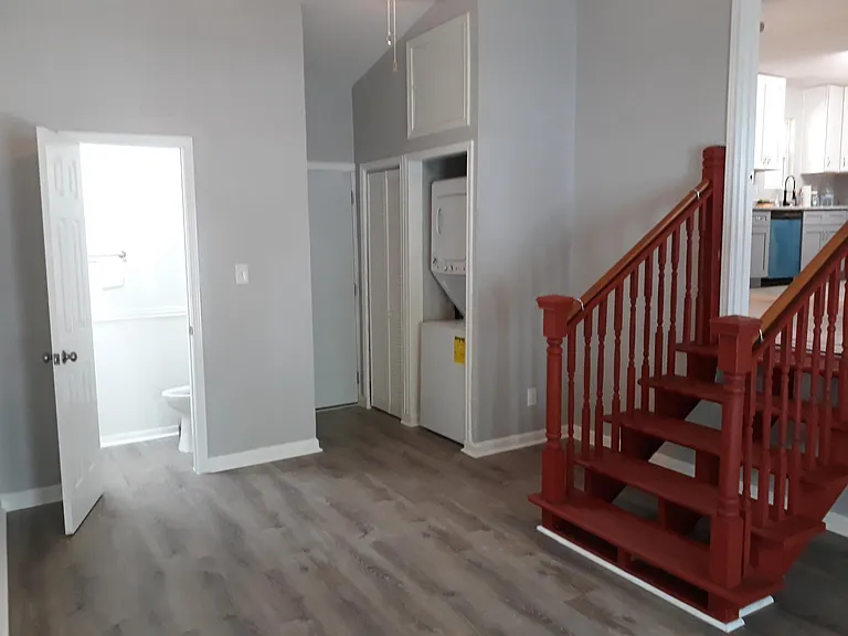 319 Sumner Dr — Photo 5