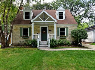 820 Cherry St, Wheaton, IL 60187