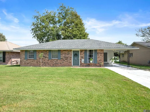 332 Gladiolus St, Port Allen, LA 70767