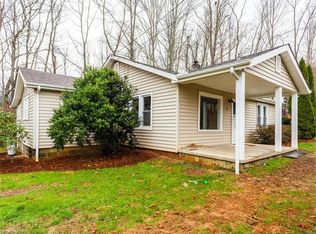 12 Misty Ln, Candler, NC 28715