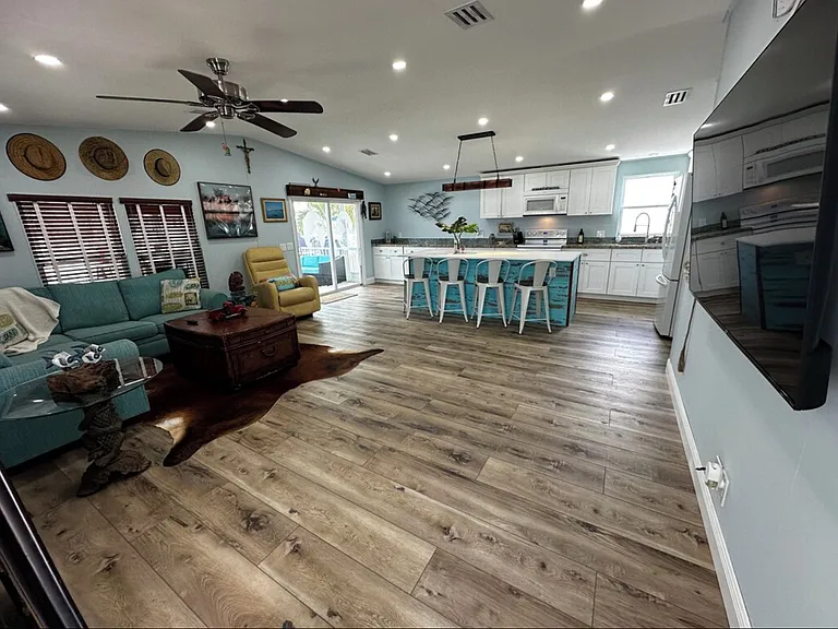 1510 Aqueduct Ln — Photo 3