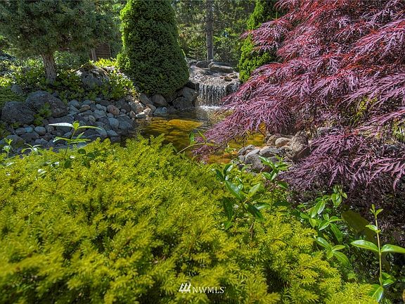 Gorgeous landscaping