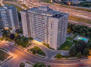 130 Neptune Dr #504, Toronto, ON M6A 1X5