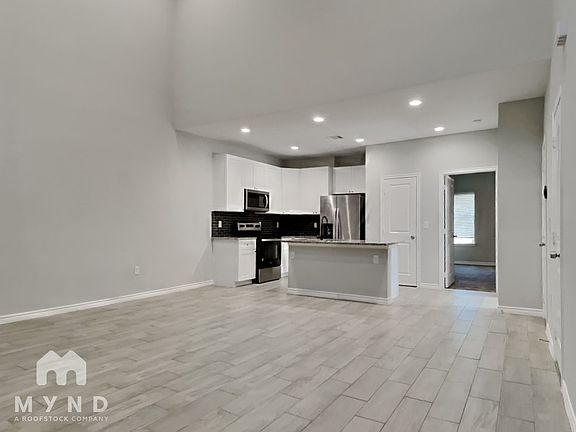 3rd image of 15840 Forest Dr