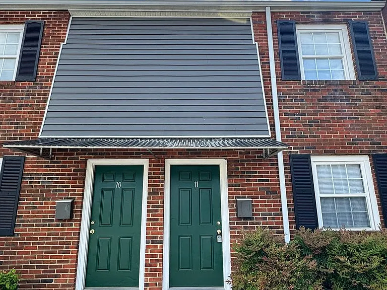1009 W Graham Rd — Photo 1