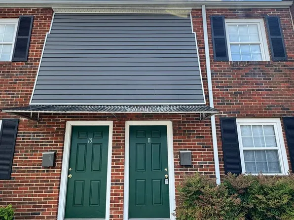 2 bed townhouse! Central Air, laundry. Great location., 1009 W Graham Rd Unit 1, Richmond, VA 23220