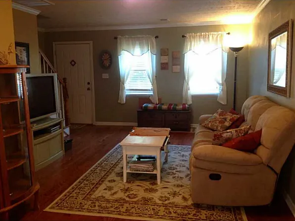 245 Winding River Dr, Sandy Springs, GA 30350