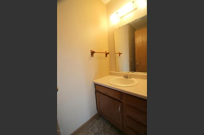 922 Emerald Ave NE #1 — Photo 18
