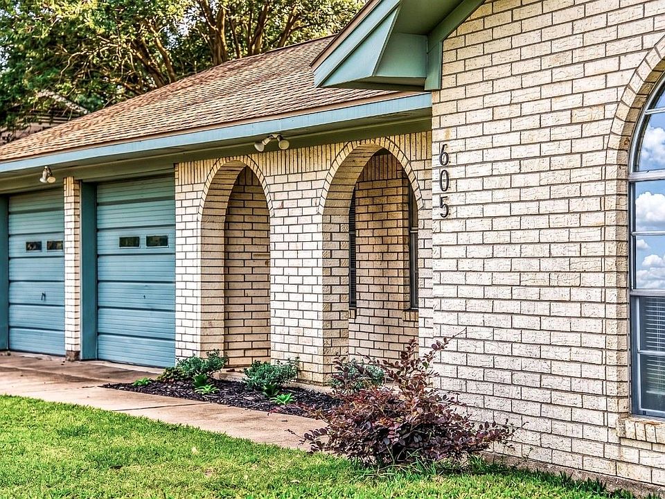 1st image of 605 Clearspring Dr