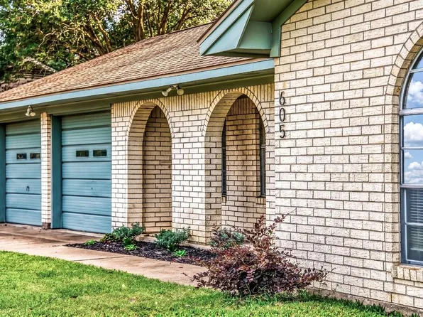 605 Clearspring Dr, Brenham, TX 77833