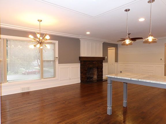 4th image of 11410 S Longwood Dr
