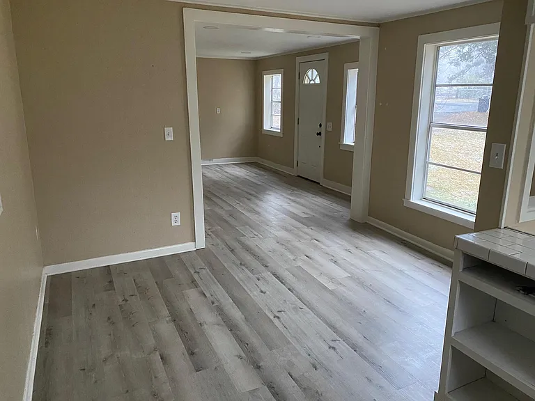 2328 Amelia Ave — Photo 4