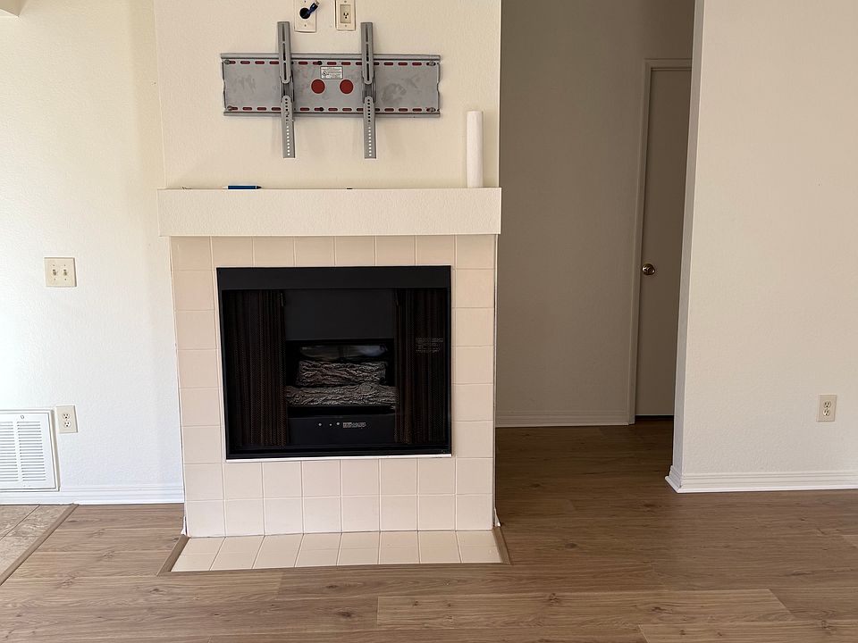 Gas fireplace