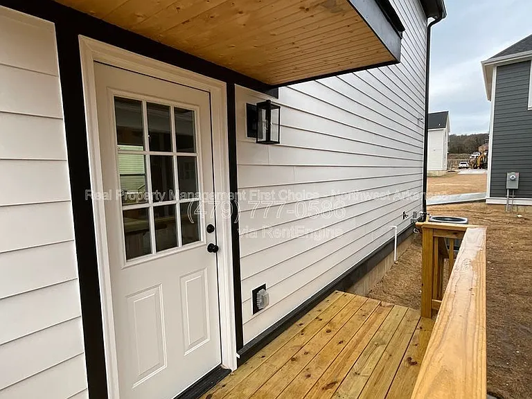 1042 S Laramie Hts — Photo 17